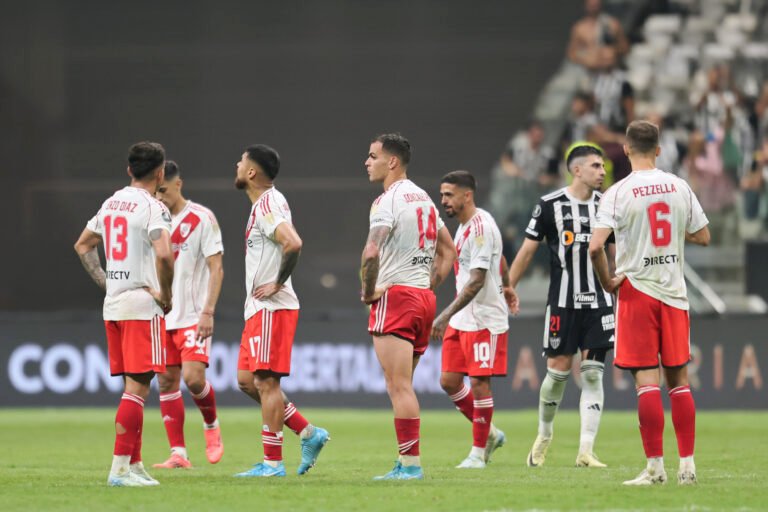 River no estuvo a la altura, fue goleado y quedó al borde del abismo en la Copa